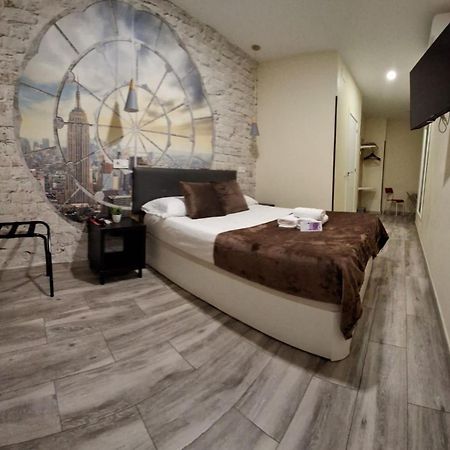 Ch Cruz Madrid Hotel Buitenkant foto