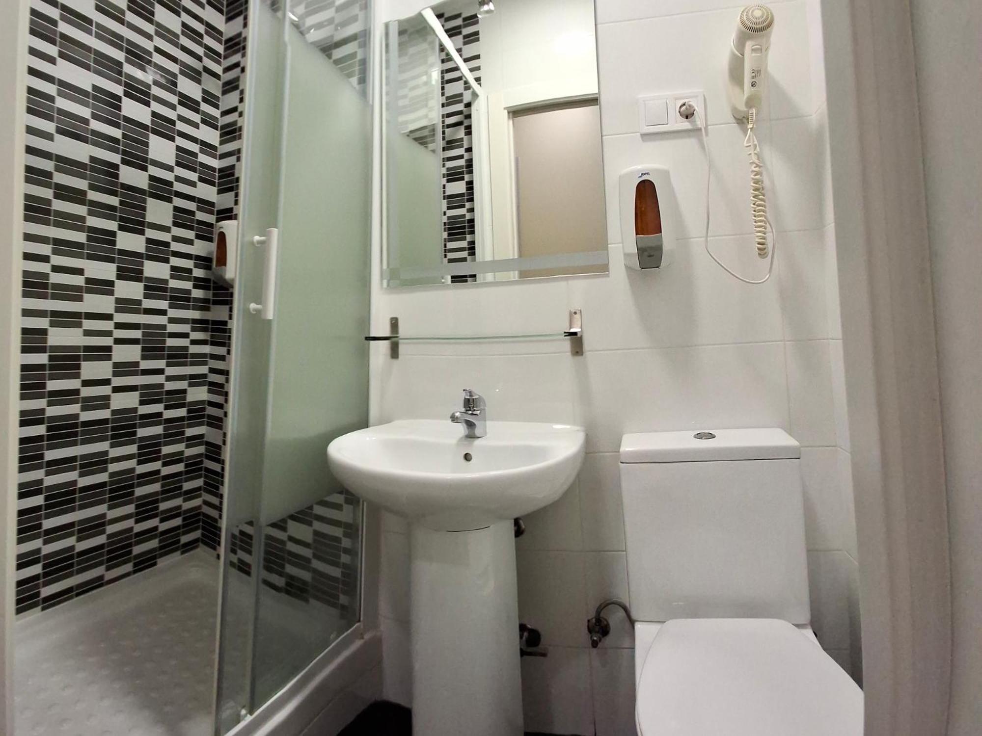 Ch Cruz Madrid Hotel Buitenkant foto