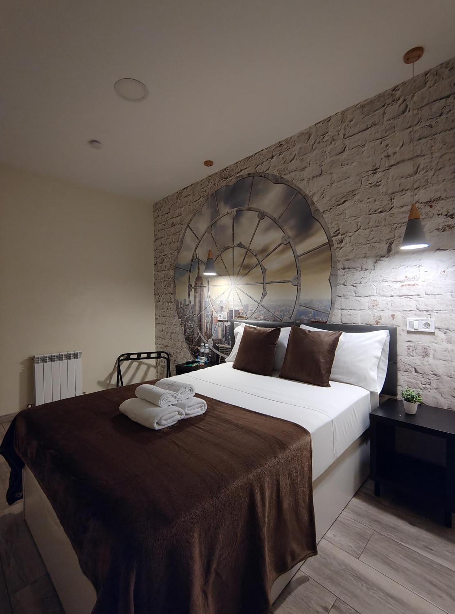 Ch Cruz Madrid Hotel Buitenkant foto