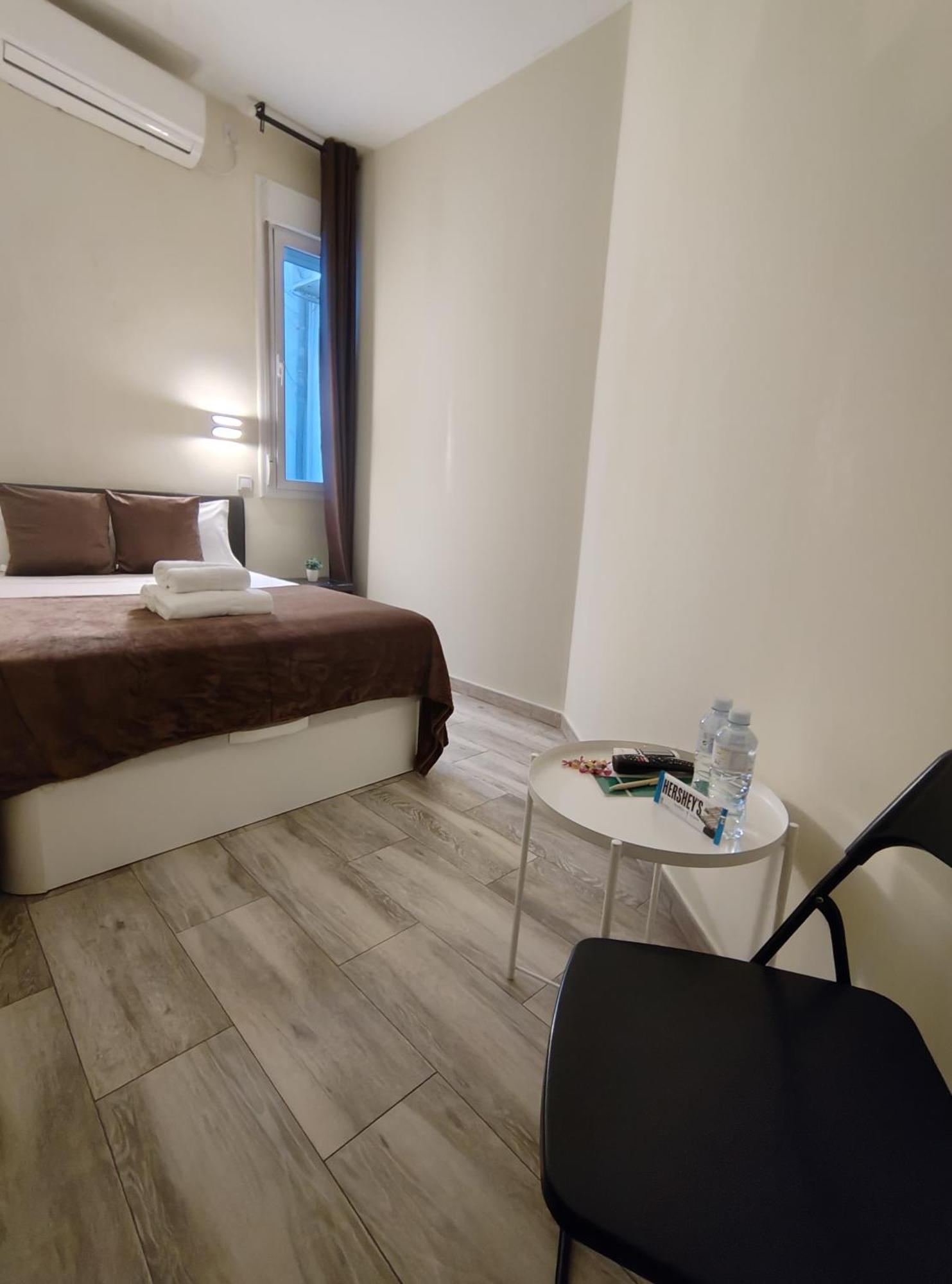 Ch Cruz Madrid Hotel Buitenkant foto