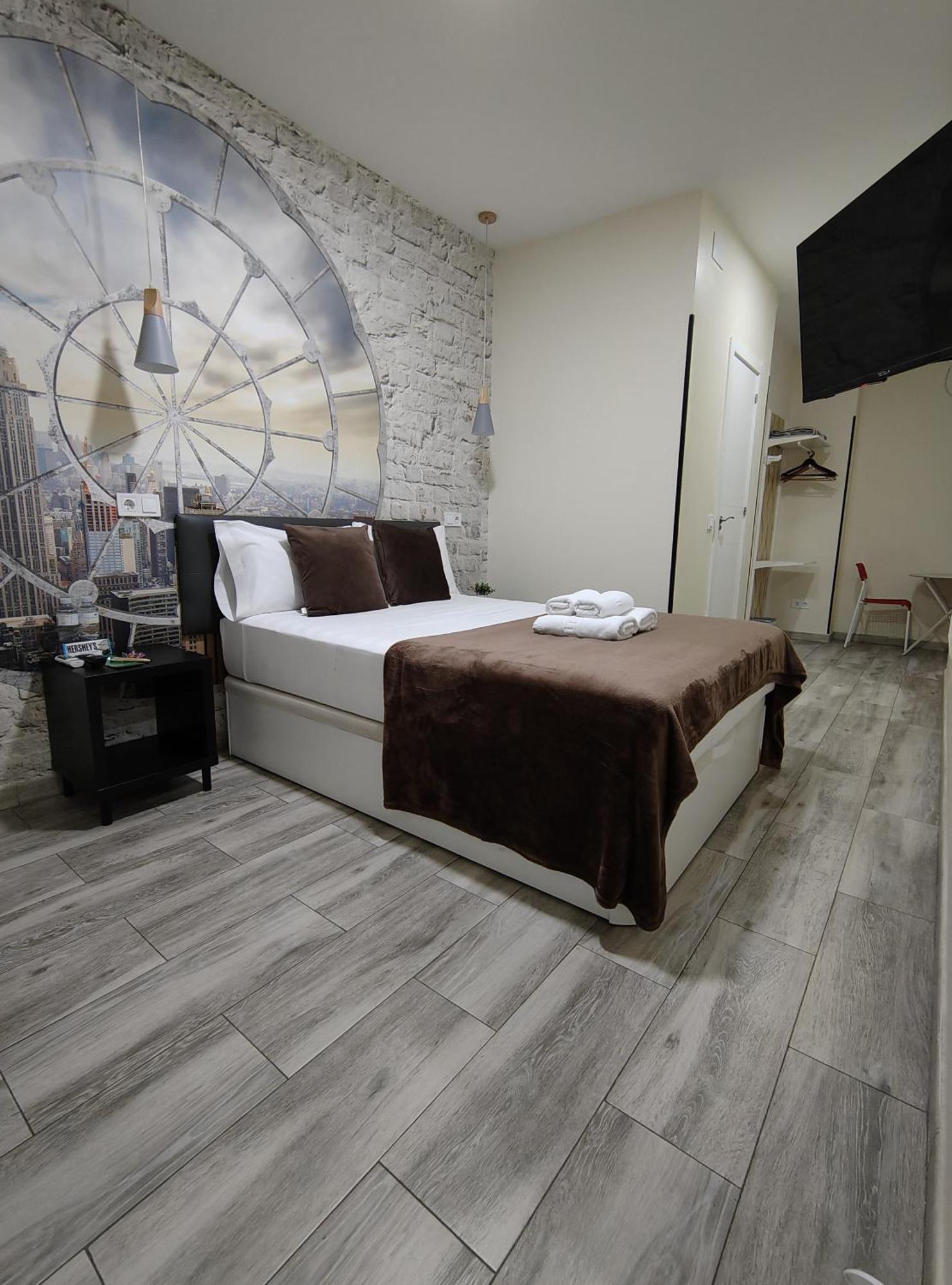Ch Cruz Madrid Hotel Buitenkant foto